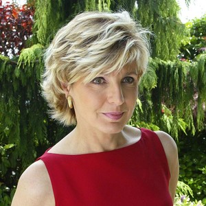 Evelyne Dheliat